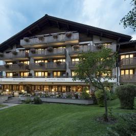 Aussenansicht Garten Terrasse Sunstar Hotel Klosters Schweiz s